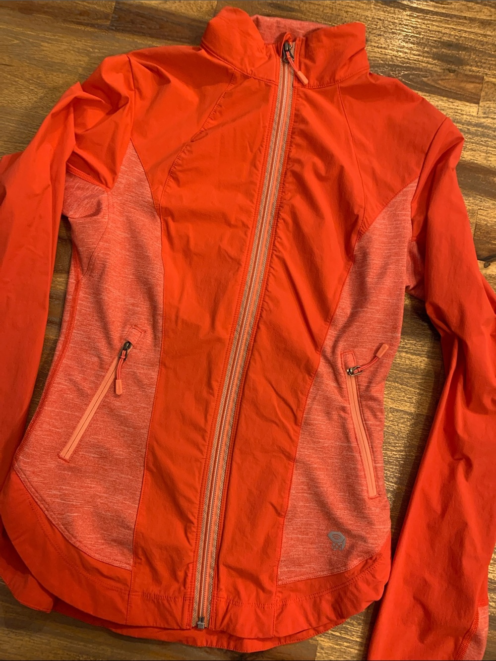 Mountain Hardwear full zip jacket. Women’s small.